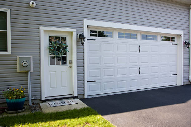 24/7 Emergency Garage Door Panel Replacement experts in Potosi, TX